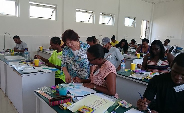 世界平和女性連合WFWPドミニカ国美術教育支援