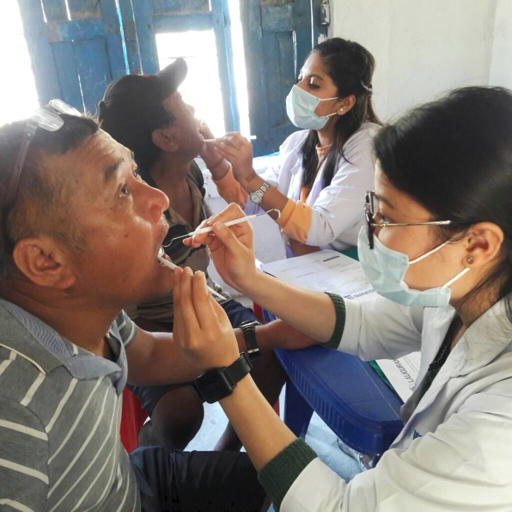 世界平和女性連合ネパール歯科診療①